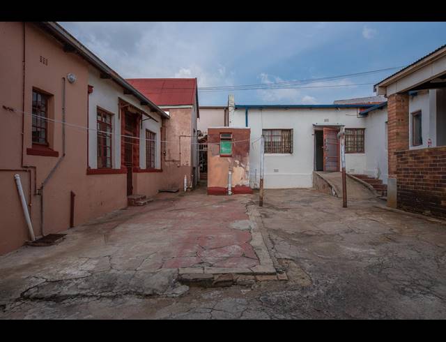 466M² BUSINESS FOR SALE IN TURFFONTEIN